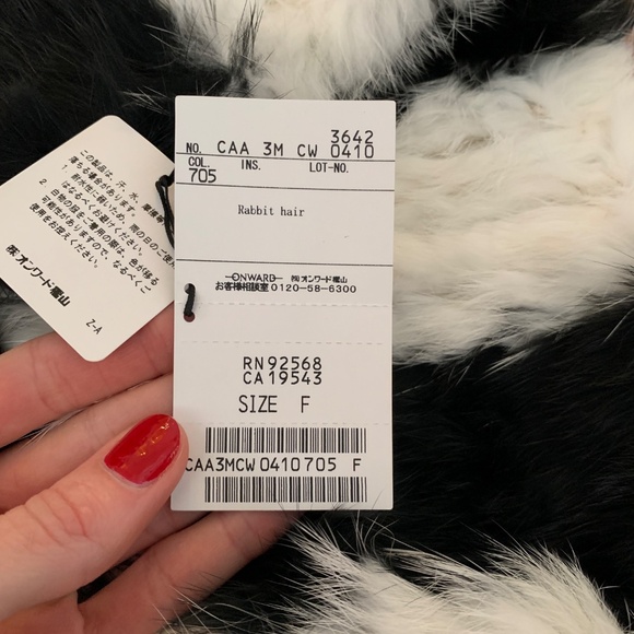 NWT ICB Black White Striped Rabbit Fur Circle Scarf - Picture 4 of 5